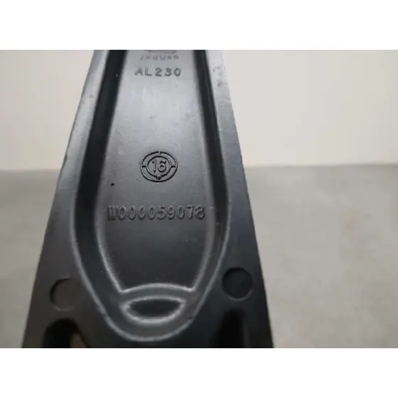 Brazo Limpia Delantero Derecho para Jaguar Xe