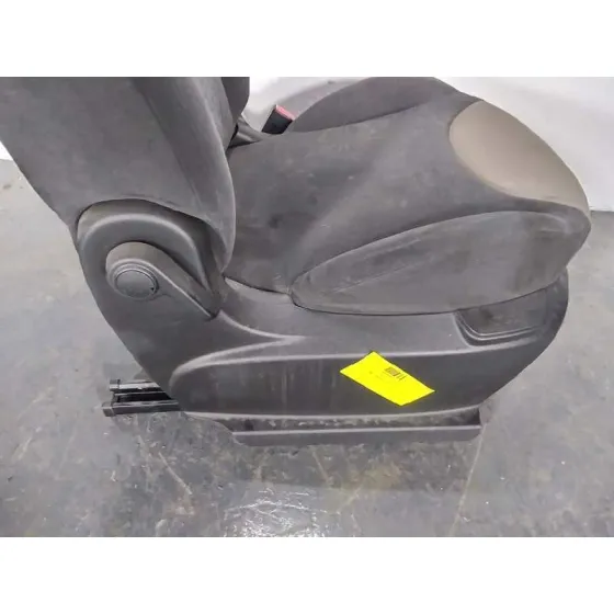 Asiento Delantero Derecho para Fiat 500 L (330)