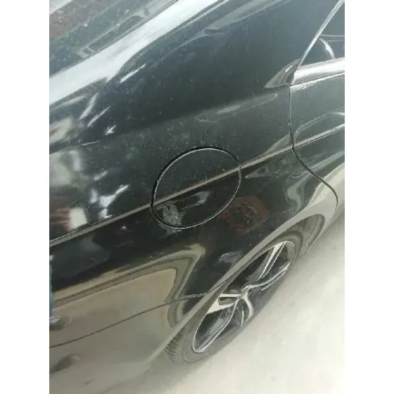 Tapa Exterior Combustible para Mercedes-Benz Clase Cls (W219)