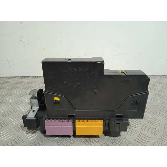 Caja Reles / Fusibles para Mercedes-Benz Clase C (W204) Berlina