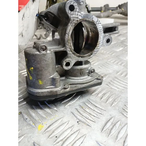Caja Mariposa para Opel Corsa D