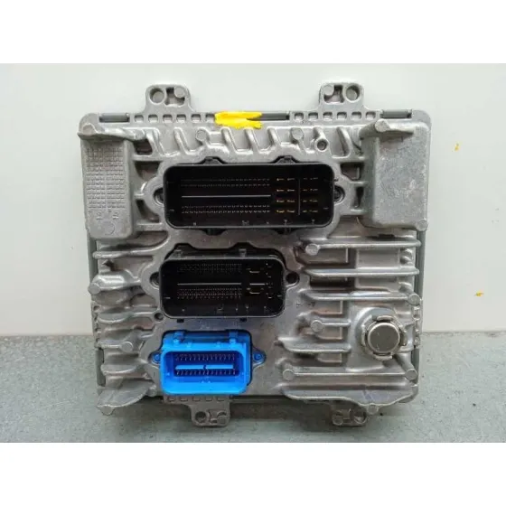Centralita Motor Uce para Opel Astra J Lim.