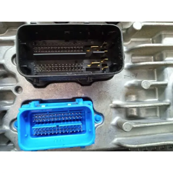 Centralita Motor Uce para Opel Astra J Lim.