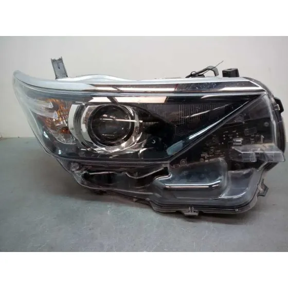 Faro Derecho para Toyota Auris Touring Sports (E18)