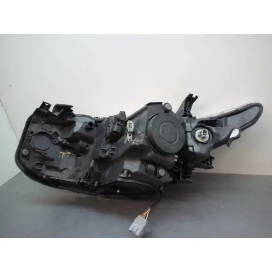 Faro Derecho para Toyota Auris Touring Sports (E18)
