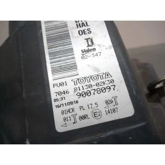 Faro Derecho para Toyota Auris Touring Sports (E18)