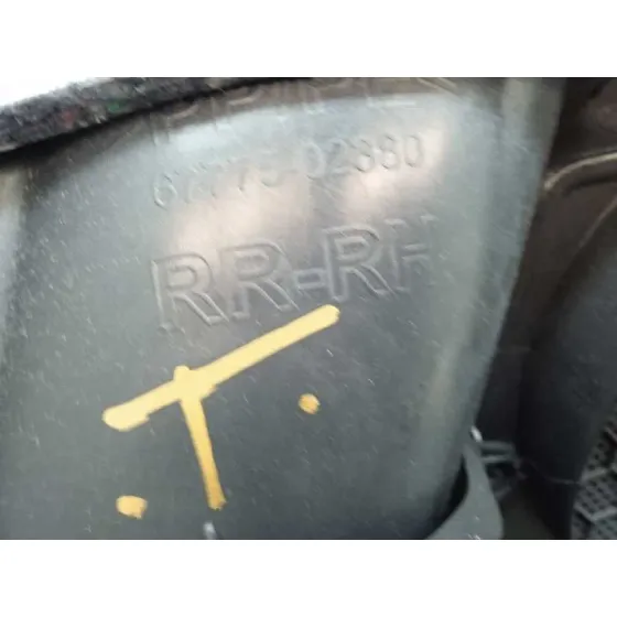 Guarnecido Puerta Trasera Derecha para Toyota Auris Touring Sports (E18)