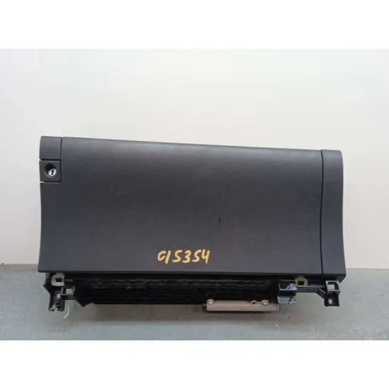 Guantera para Lexus Ct