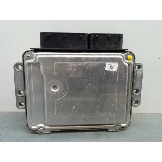 Centralita Motor Uce para Ford Focus Lim. (Cb8)
