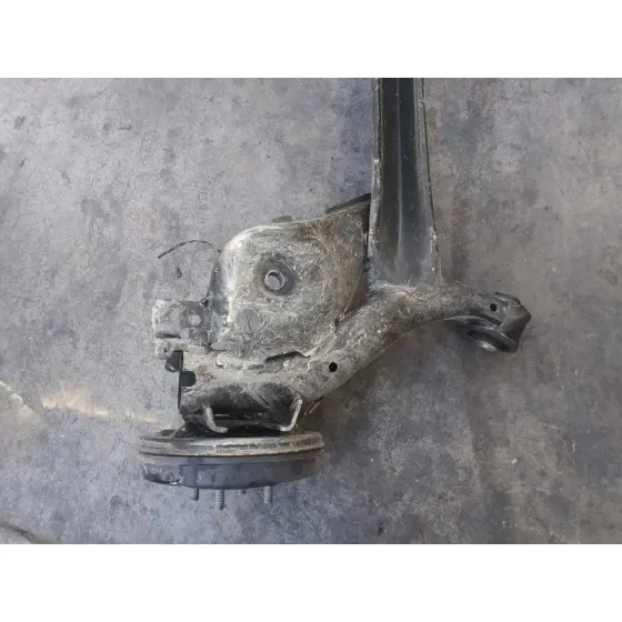 Puente Trasero para Mazda 2 Lim. ()