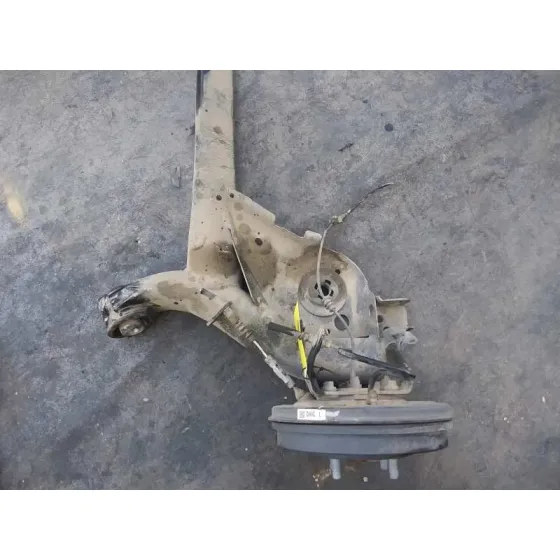 Puente Trasero para Mazda 2 Lim. ()
