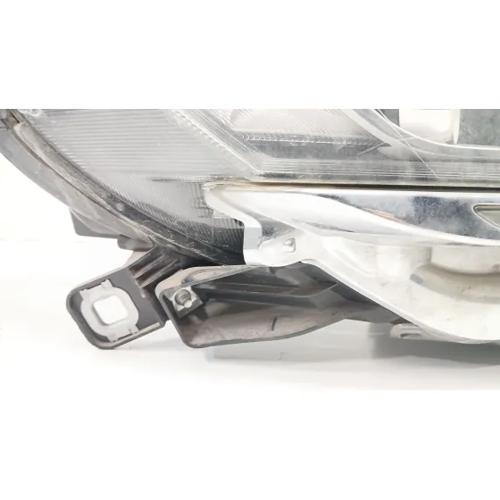 Faro Derecho para Lancia Delta (181)