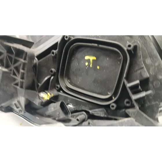 Faro Derecho para Lancia Delta (181)