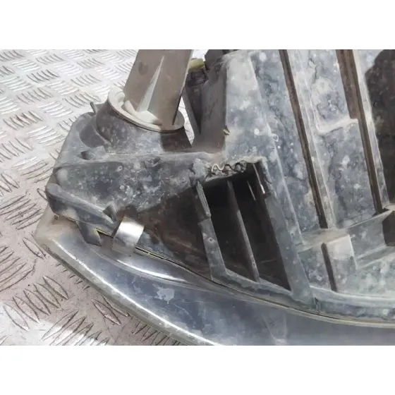 Faro Izquierdo para Audi A6 Berlina (4B2)