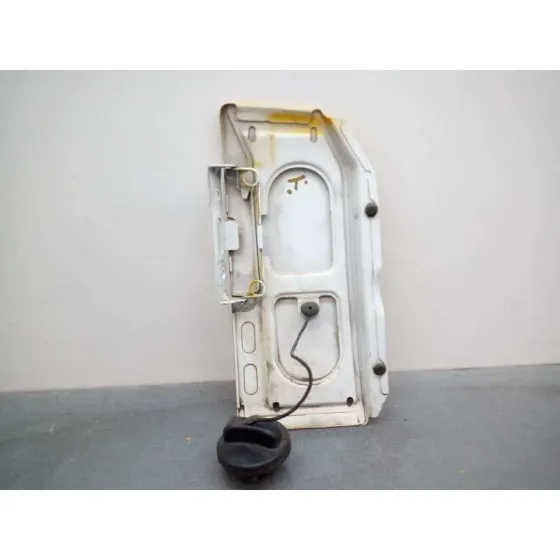 Tapa Exterior Combustible para Mercedes-Benz Sprinterii Caja Cerrada (Desde 01.06)