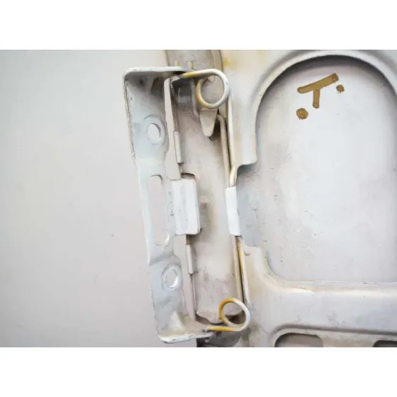 Tapa Exterior Combustible para Mercedes-Benz Sprinterii Caja Cerrada (Desde 01.06)