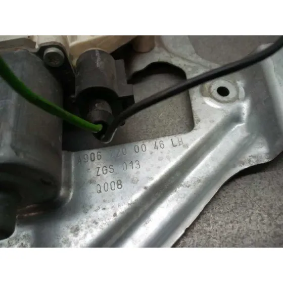 Elevalunas Delantero Derecho para Mercedes-Benz Sprinterii Caja Cerrada (Desde 01.06)