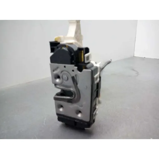 Cerradura Puerta Delantera Derecha para Mercedes-Benz Sprinterii Caja Cerrada (Desde 01.06)