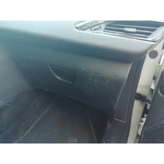Guantera para Peugeot 208