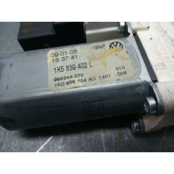 Motor Elevalunas Trasero Derecho para Volkswagen Jetta (1K2)