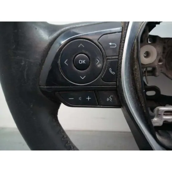 Volante para Toyota Corolla (E18)