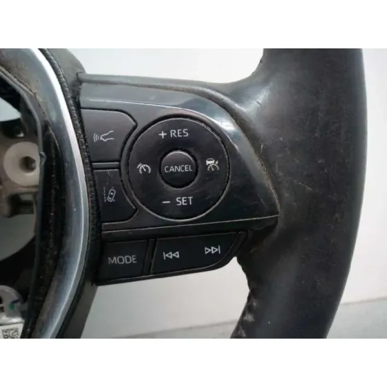 Volante para Toyota Corolla (E18)