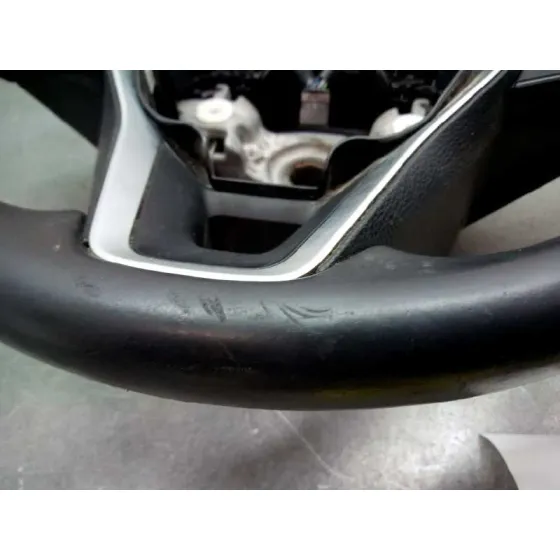 Volante para Toyota Corolla (E18)