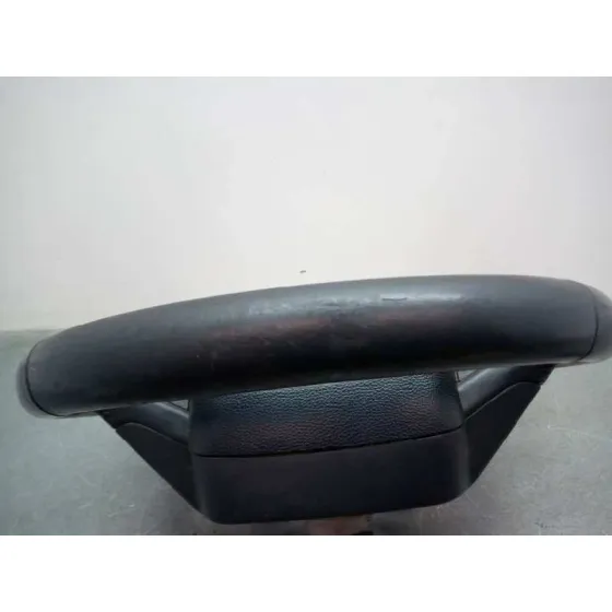 Volante para Toyota Corolla (E18)