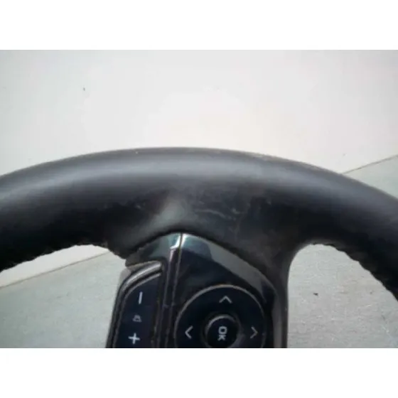 Volante para Toyota Corolla (E18)