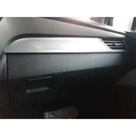 Guantera para Toyota Avensis Touring Sports