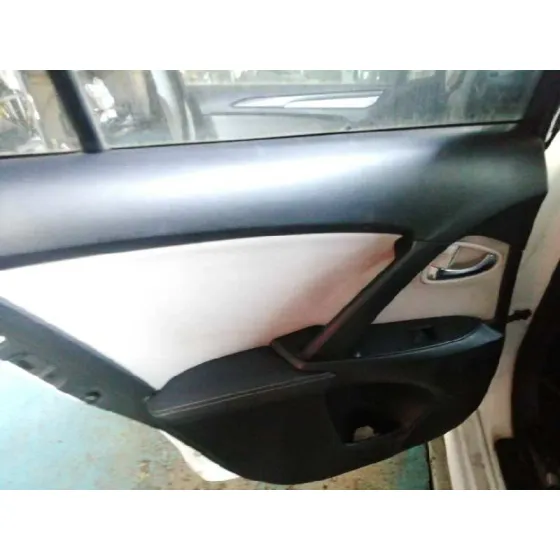 Guarnecido Puerta Trasera Izquierda para Toyota Avensis Touring Sports