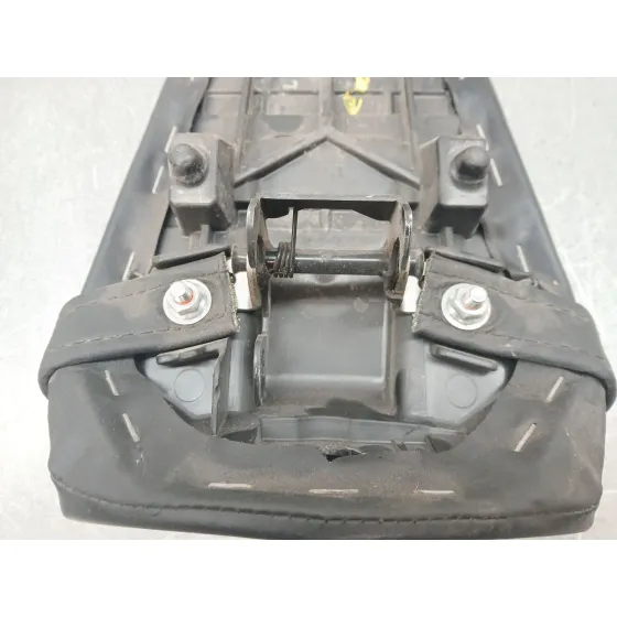Asiento Trasero Medio para Yamaha R7