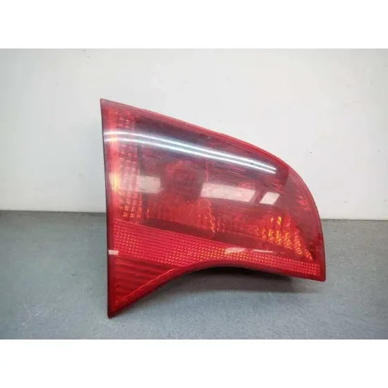 Piloto Trasero Izquierdo Interior para Audi A4 Avant (8E)