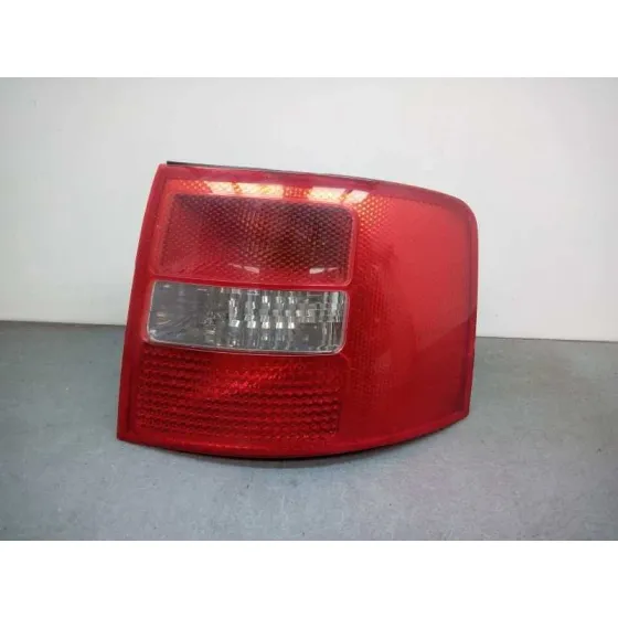 Piloto Trasero Derecho para Audi A6 Avant (4B5)