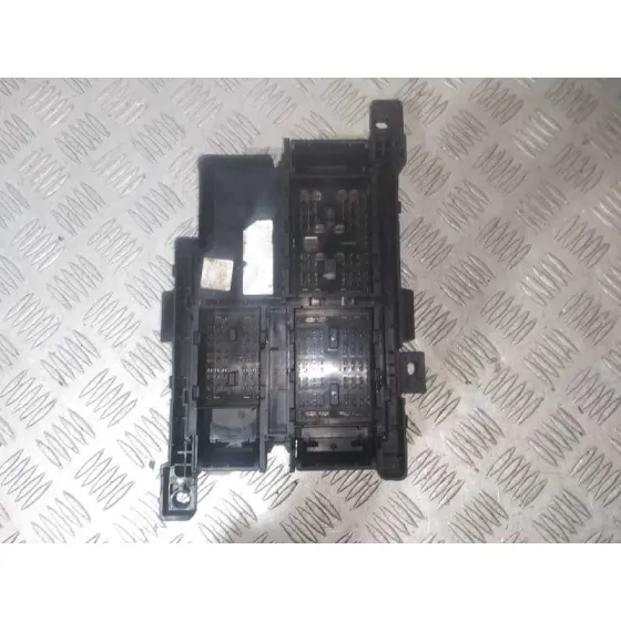 Caja Reles / Fusibles para Kia Carens (Un)