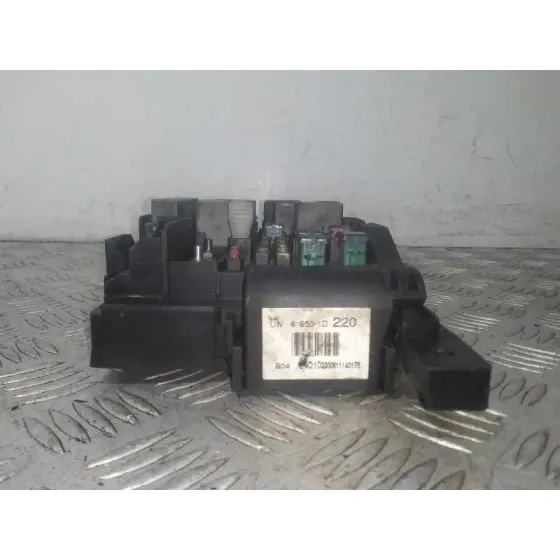 Caja Reles / Fusibles para Kia Carens (Un)