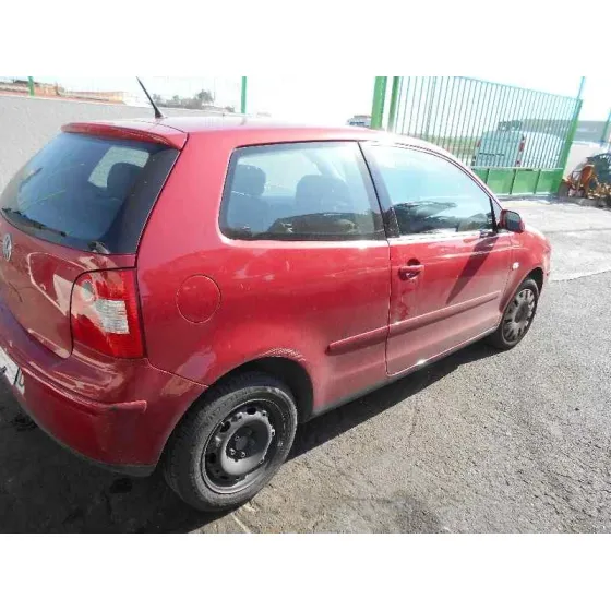 VOLKSWAGEN POLO (9N1) '2003 1.4 16V ROJO