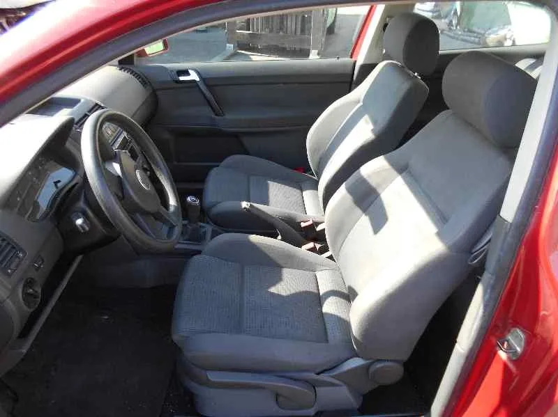 VOLKSWAGEN POLO (9N1) '2003 1.4 16V ROJO