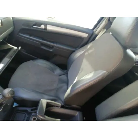OPEL ZAFIRA B '2013 FAMILY NEGRO