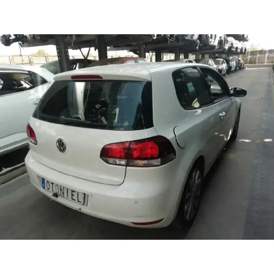 VOLKSWAGEN GOLF VI (5K1) '2009 1.6 TDI DPF BLANCO
