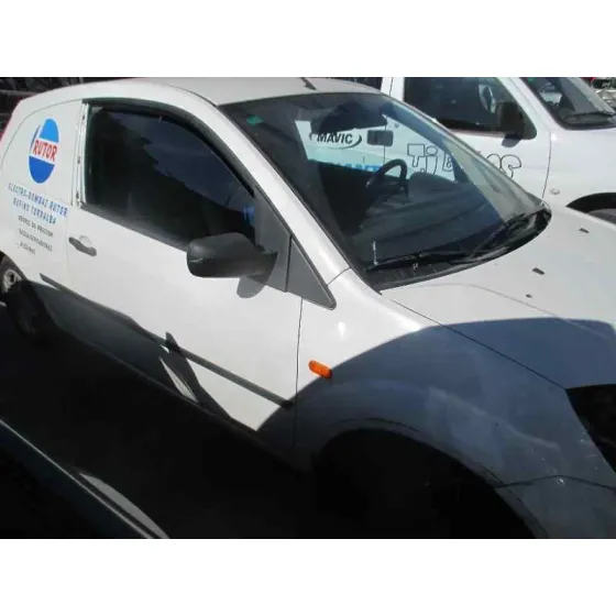FORD FIESTA (CBK) '2004 AMBIENTE BLANCO
