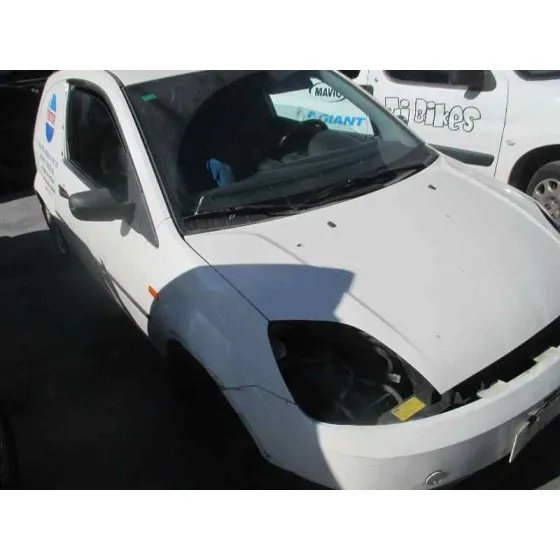 FORD FIESTA (CBK) '2004 AMBIENTE BLANCO