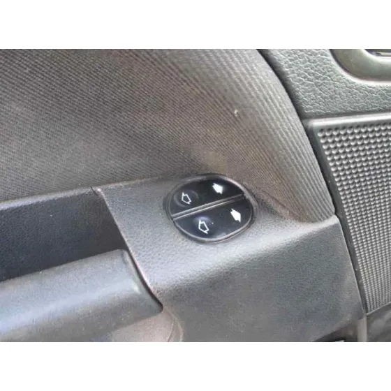 FORD FIESTA (CBK) '2004 AMBIENTE BLANCO