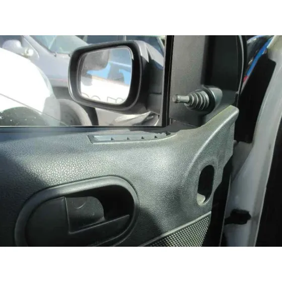 FORD FIESTA (CBK) '2004 AMBIENTE BLANCO