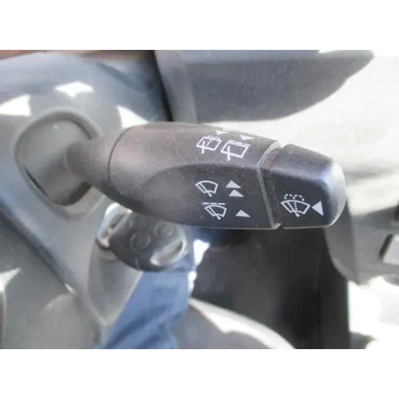 FORD FIESTA (CBK) '2004 AMBIENTE BLANCO
