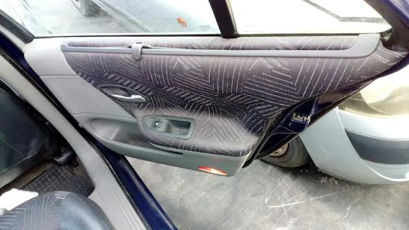 RENAULT LAGUNA II (BG0) '2002 AUTHENTIQUE AZUL