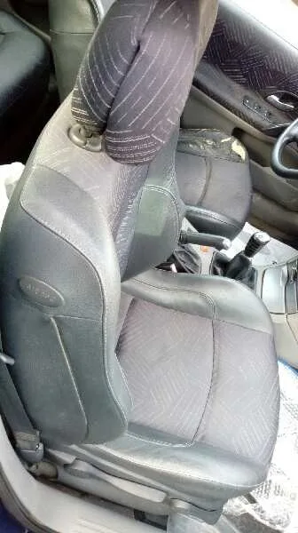 RENAULT LAGUNA II (BG0) '2002 AUTHENTIQUE AZUL