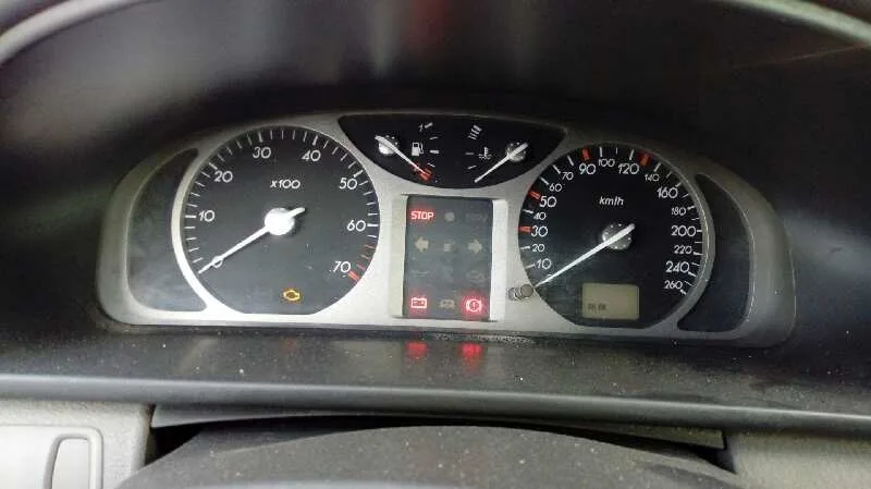 RENAULT LAGUNA II (BG0) '2002 AUTHENTIQUE AZUL