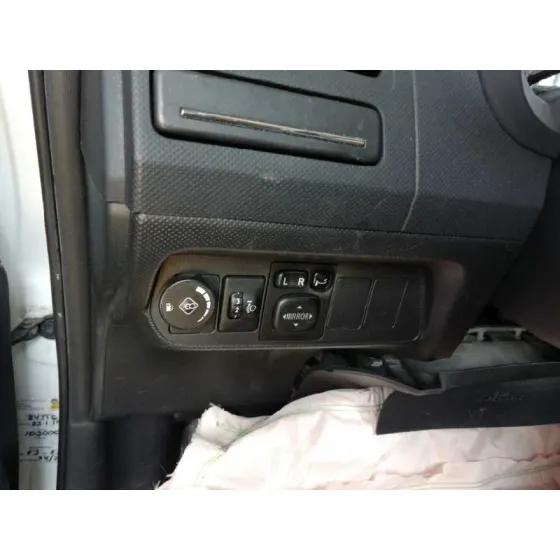 TOYOTA AURIS '2012 HYBRID ACTIVE BLANCO