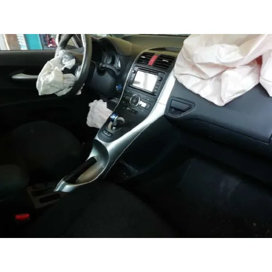 TOYOTA AURIS '2012 HYBRID ACTIVE BLANCO